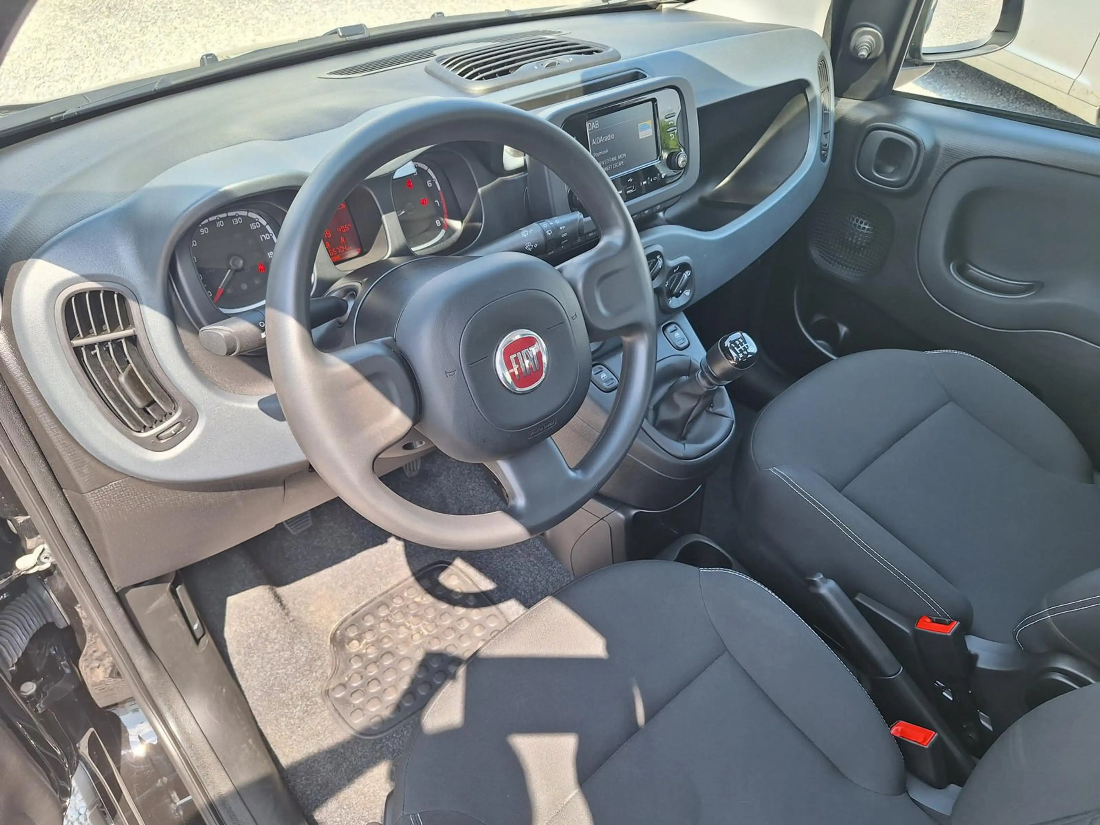 Fiat Panda 1.0 Hybrid 69PS Klima PDC DAB Spurhalteassistent — photo 10