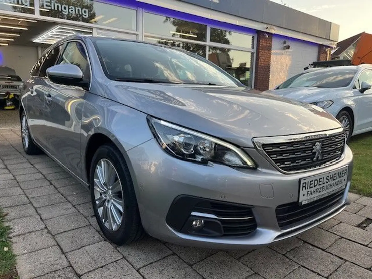 Peugeot 308 SW 1.5 HDI Allure AUT NAVI SHZ KAM TEMP Gris - 1