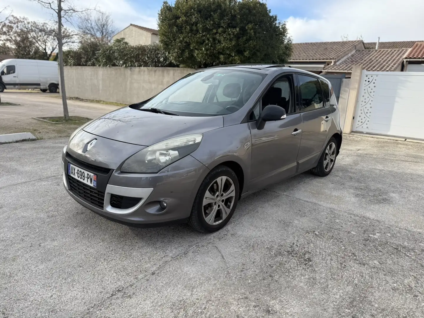 Renault Scenic III dCi 110 FAP eco2 Bose Euro 5 EDC - 1