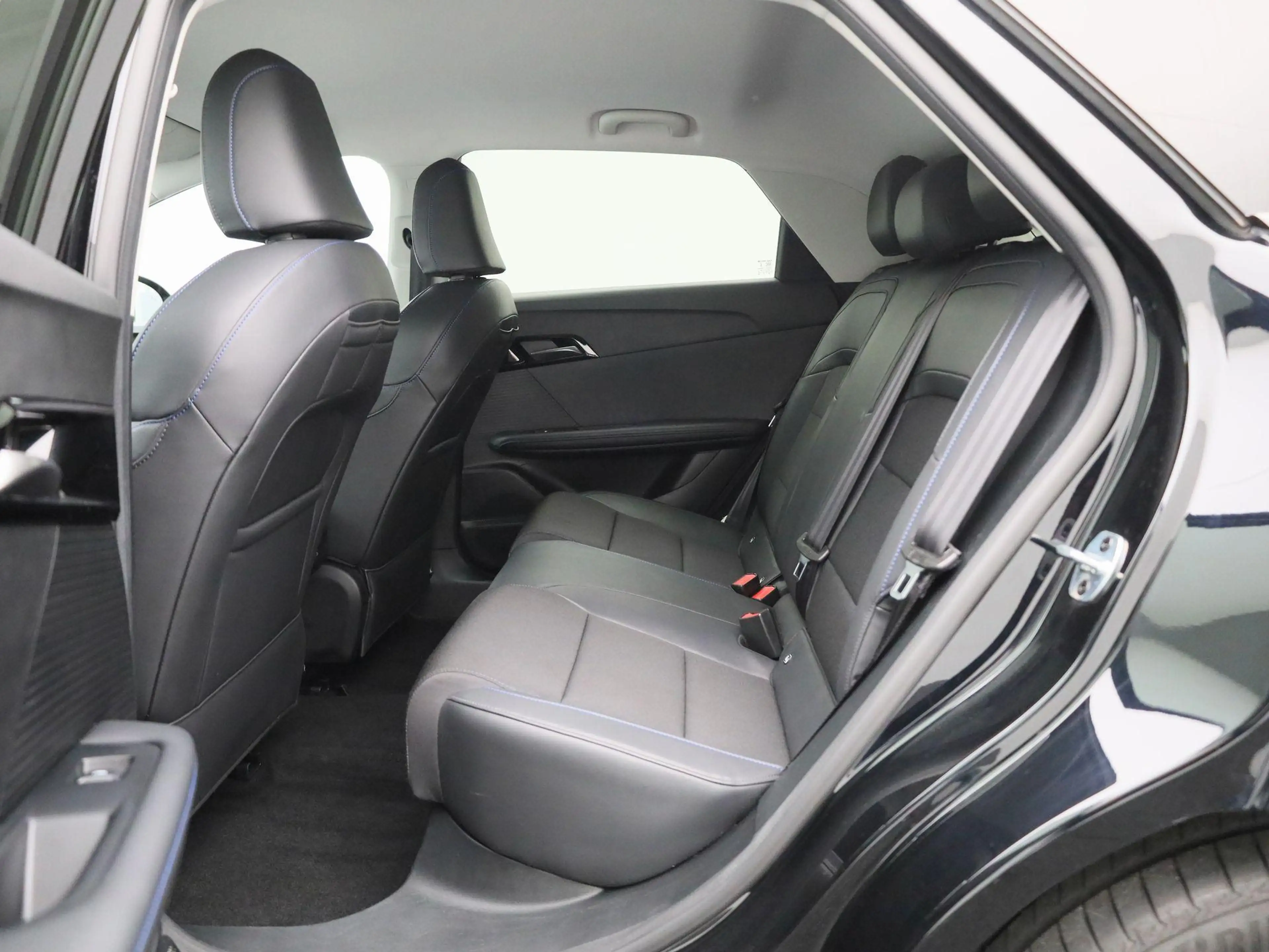 MG MG4 Electric Luxury 64 kWh — photo 12