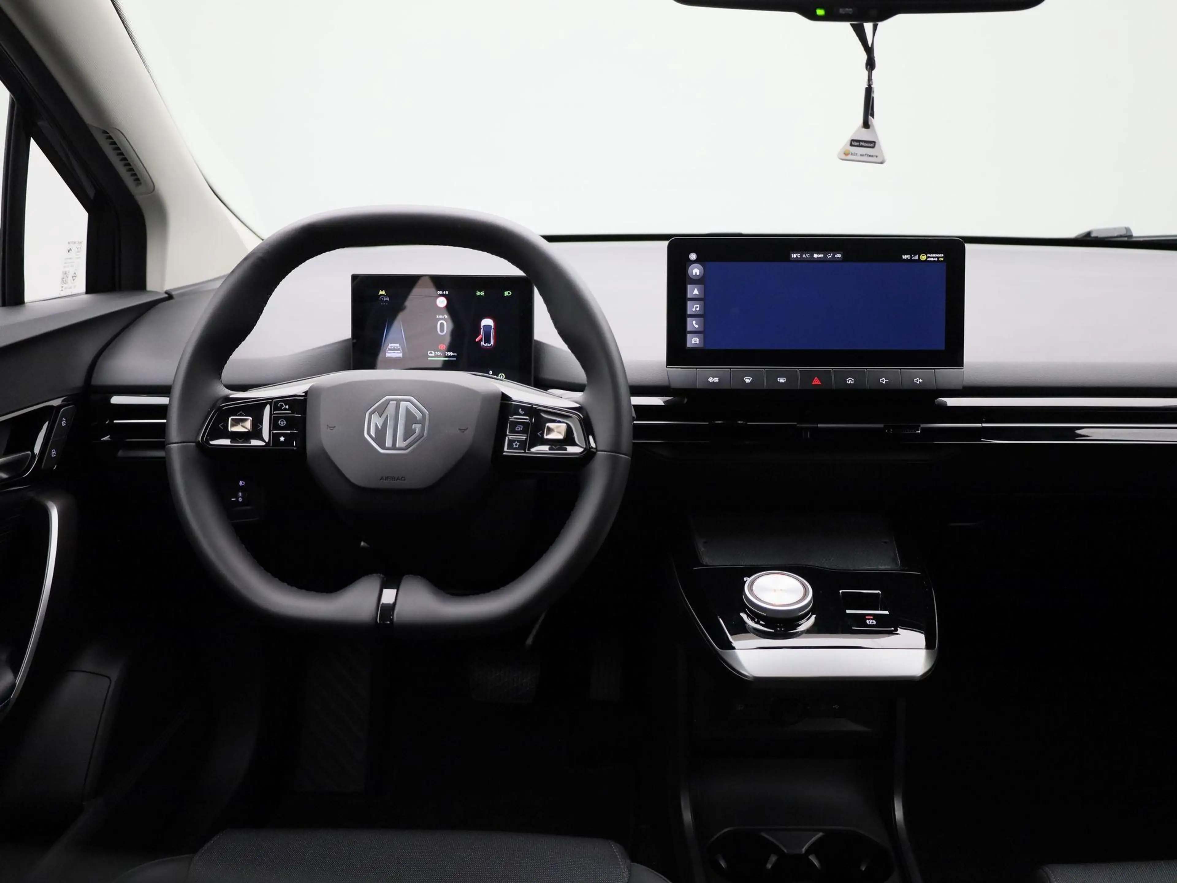 MG MG4 Electric Luxury 64 kWh — photo 7