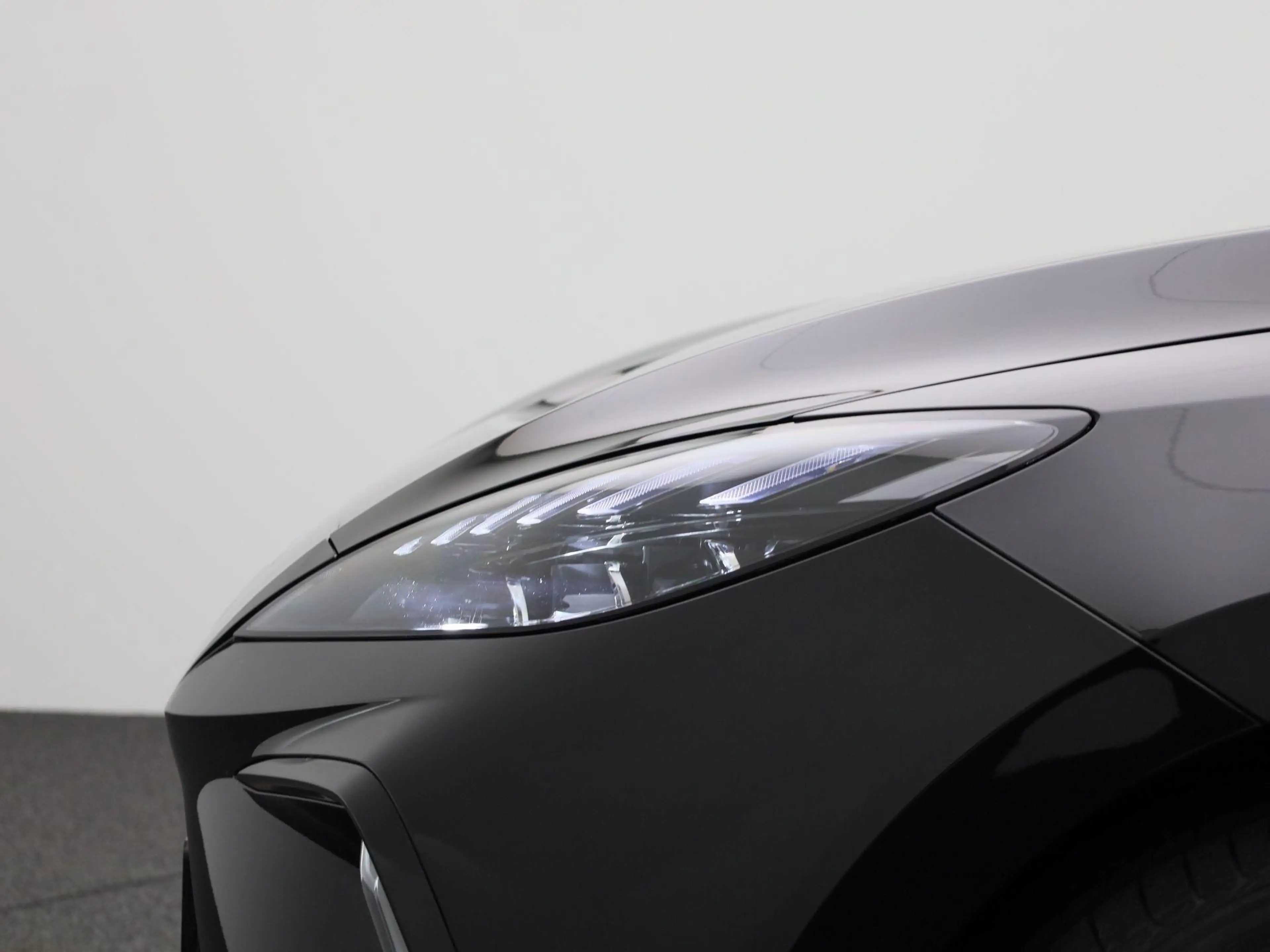 MG MG4 Electric Luxury 64 kWh — photo 15
