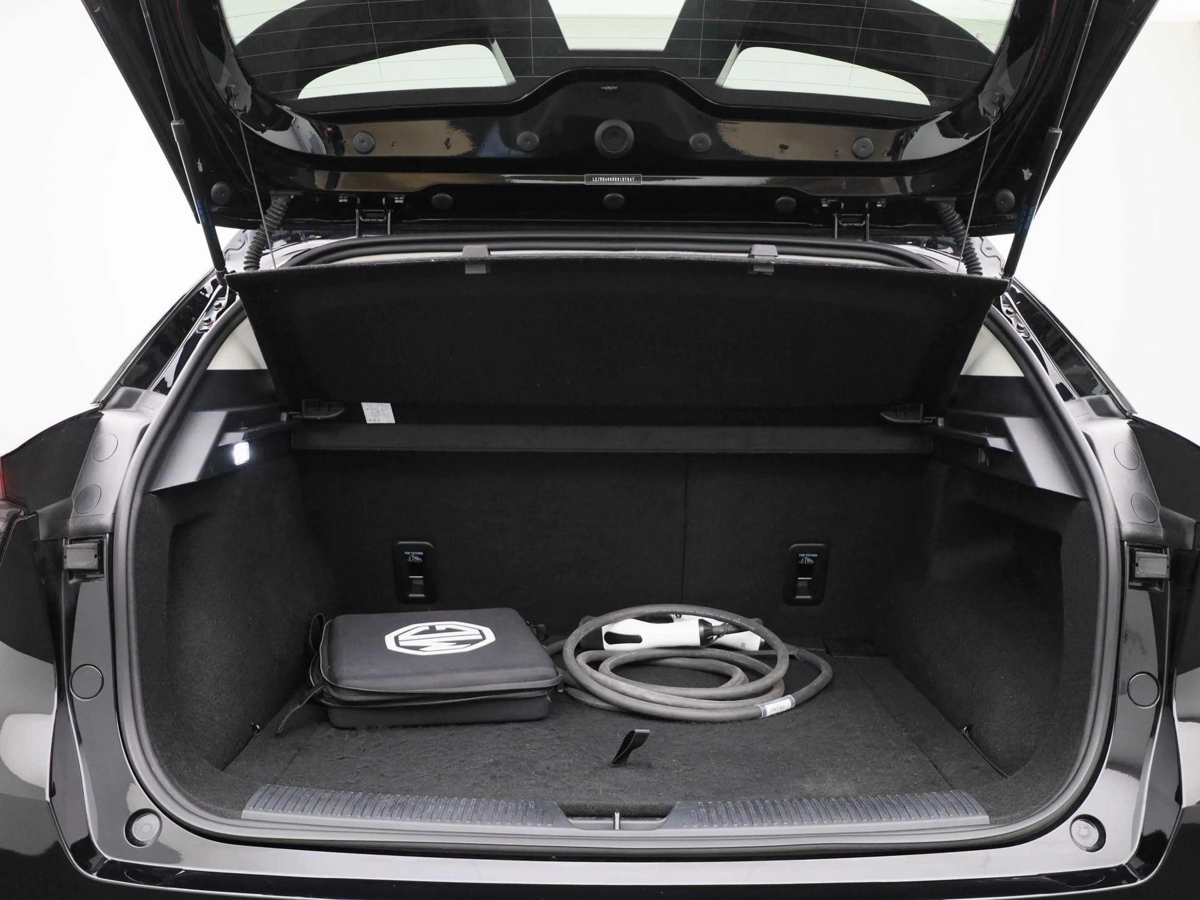 MG MG4 Electric Luxury 64 kWh — photo 14
