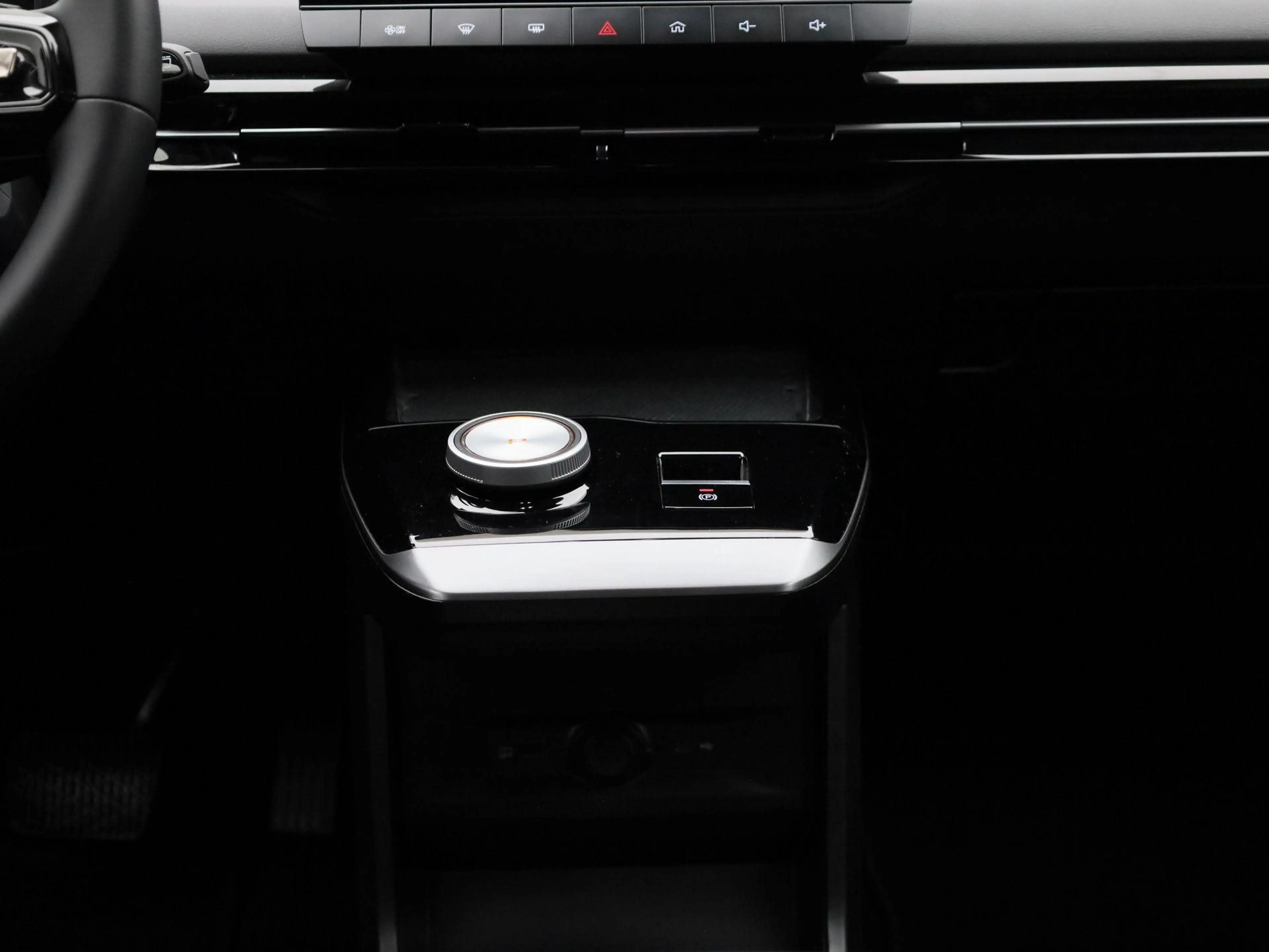 MG MG4 Electric Luxury 64 kWh — photo 10