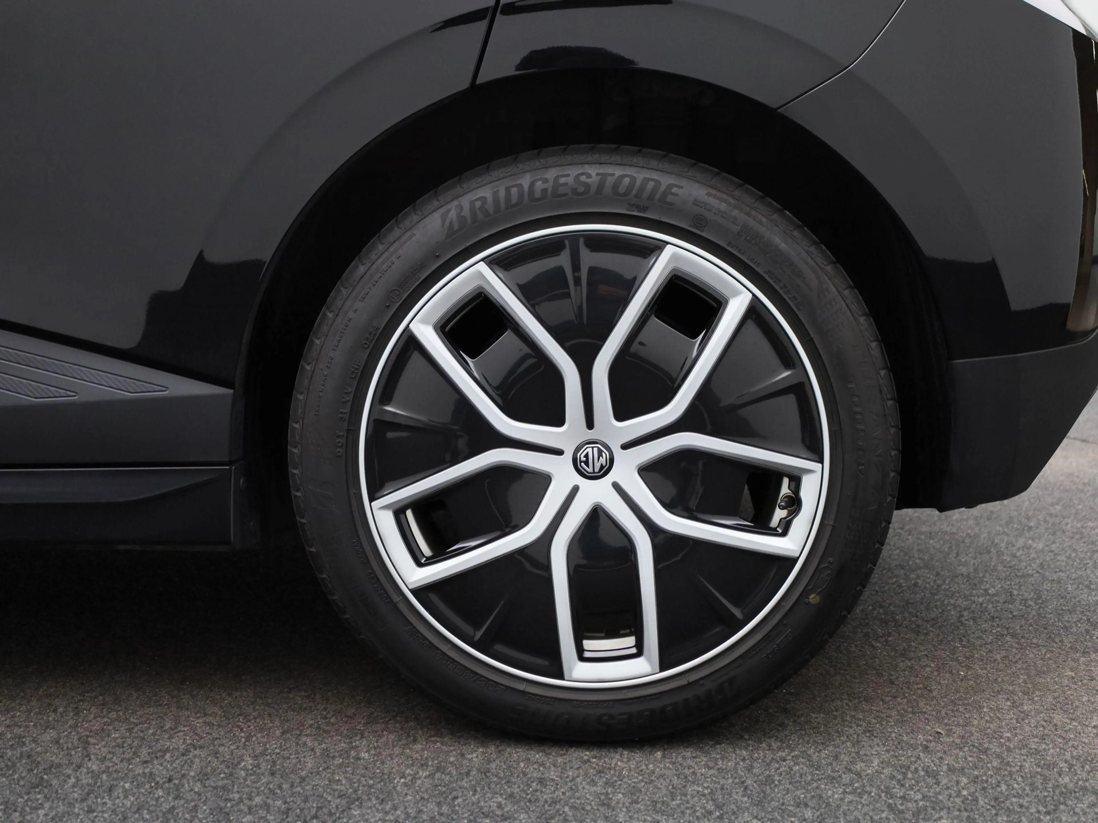 MG MG4 Electric Luxury 64 kWh — photo 13