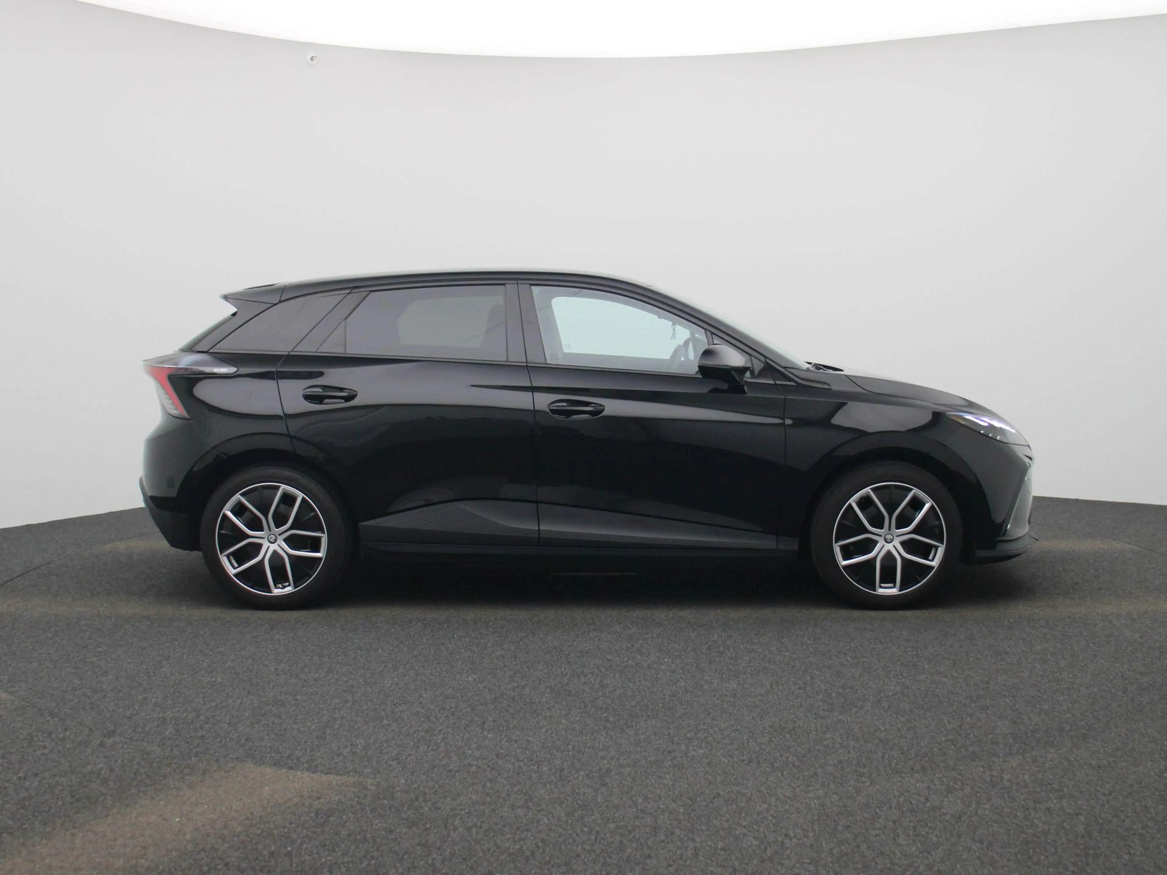 MG MG4 Electric Luxury 64 kWh — photo 6