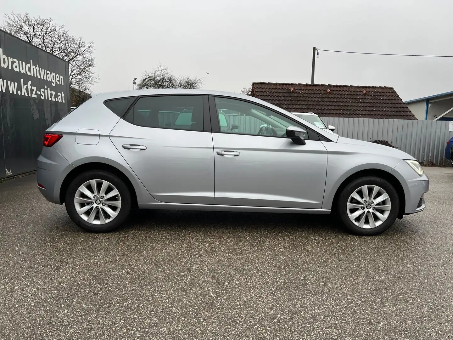 SEAT Leon Style 1,6 TDI DSG | ALCANTARA/SCHIEBEDACH Silber - 2