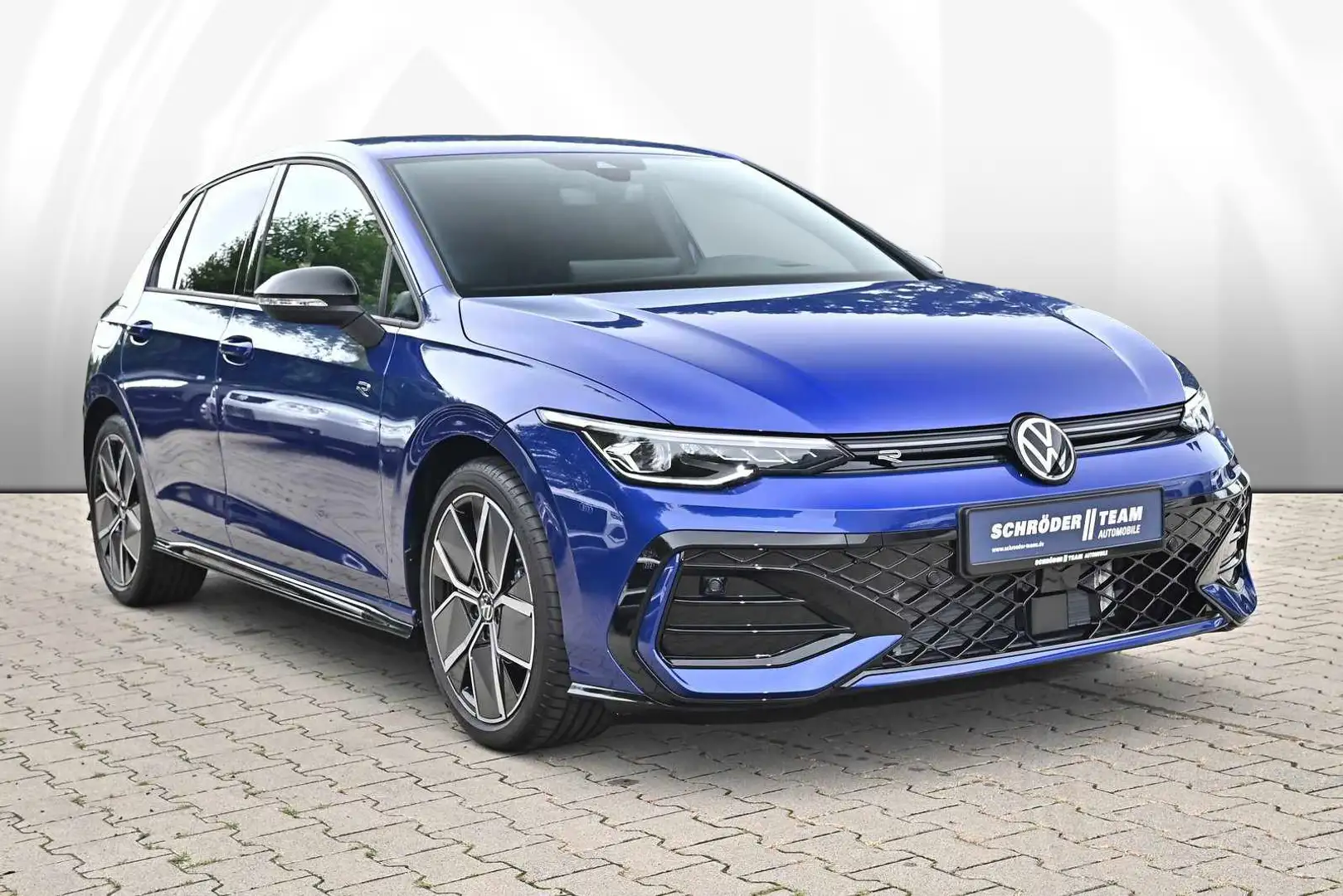 Volkswagen Golf VIII 1.5 eTSI DSG R-Line Black Style Blau - 2