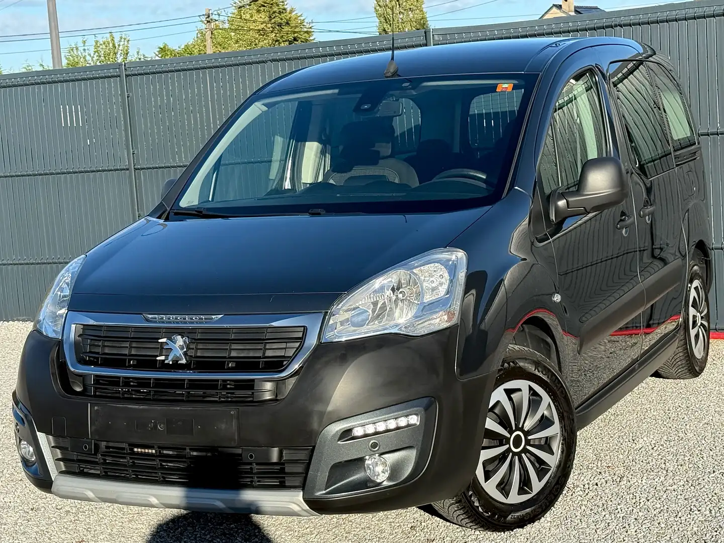 Peugeot Partner Partner Tepee 1.6 BlueHDi / Navi / Clim / Bluetoot Gris - 1
