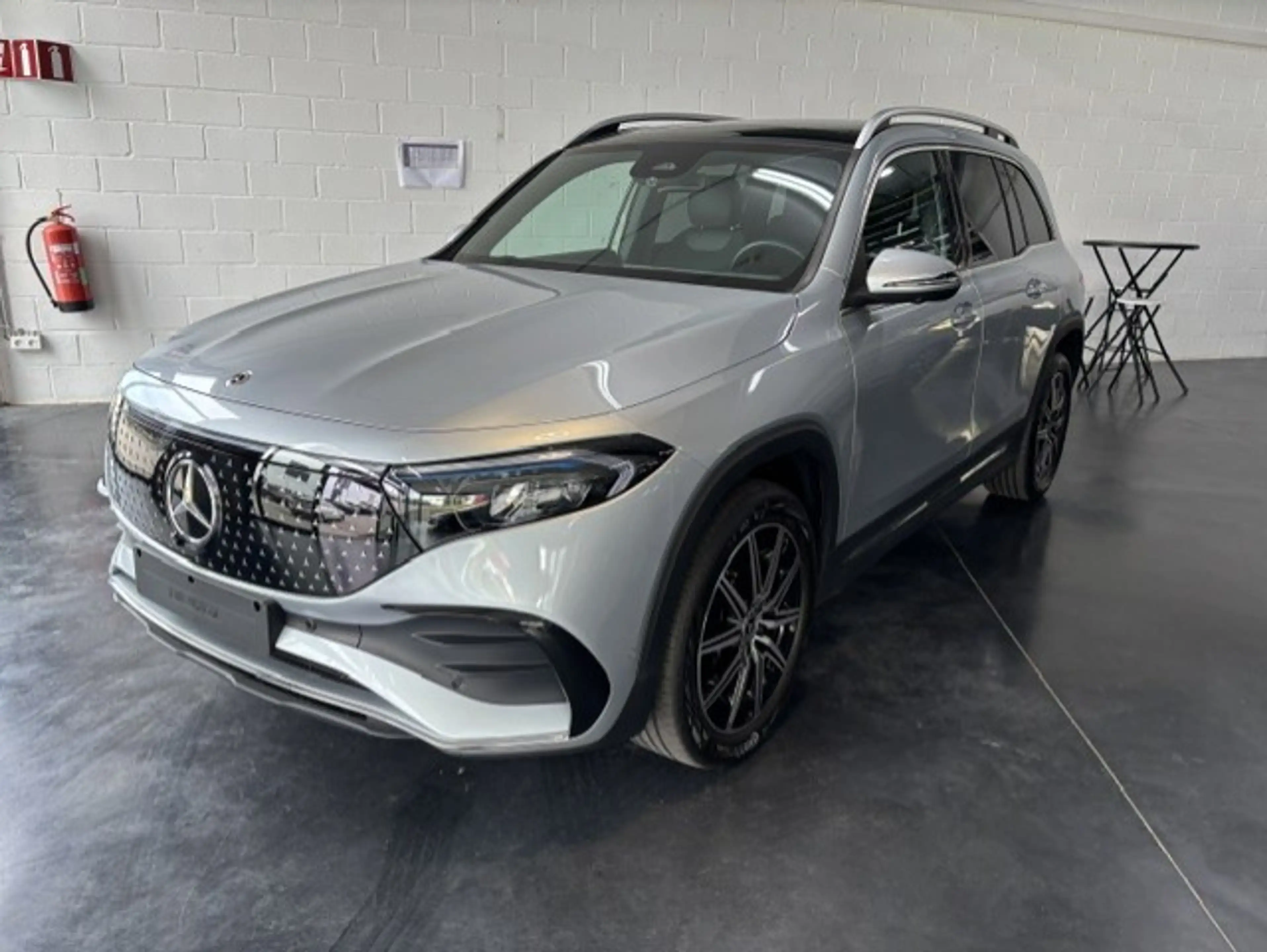 Mercedes-Benz EQB 250 EQB 70.5 kWh 250  Star Edition 7pl. Star Edition 7pl. — photo 2