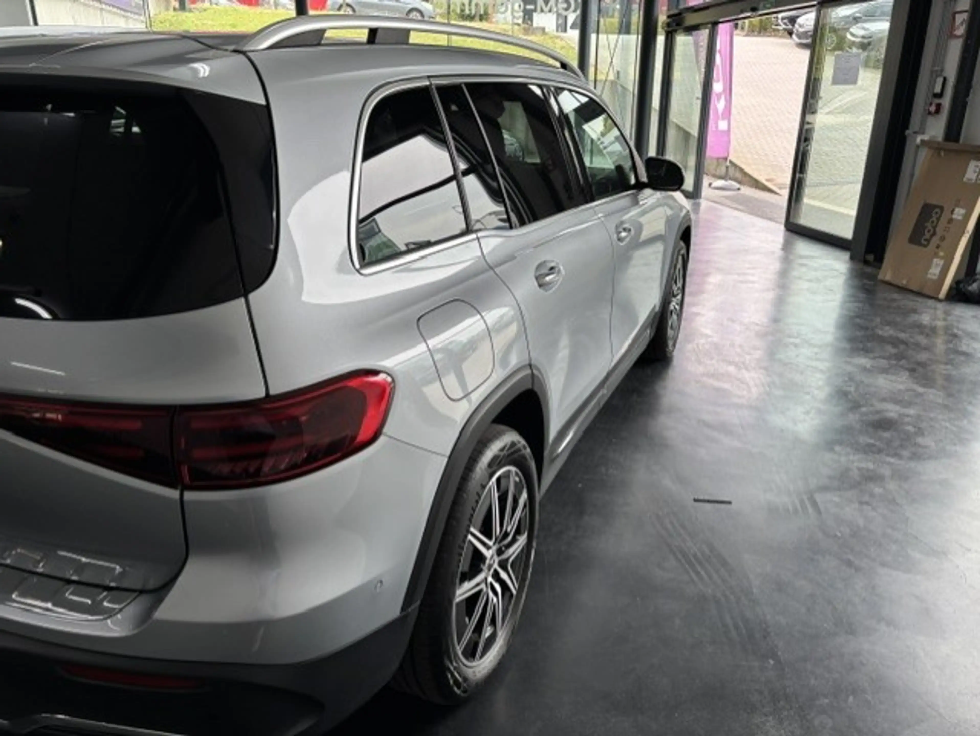 Mercedes-Benz EQB 250 EQB 70.5 kWh 250  Star Edition 7pl. Star Edition 7pl. — photo 4
