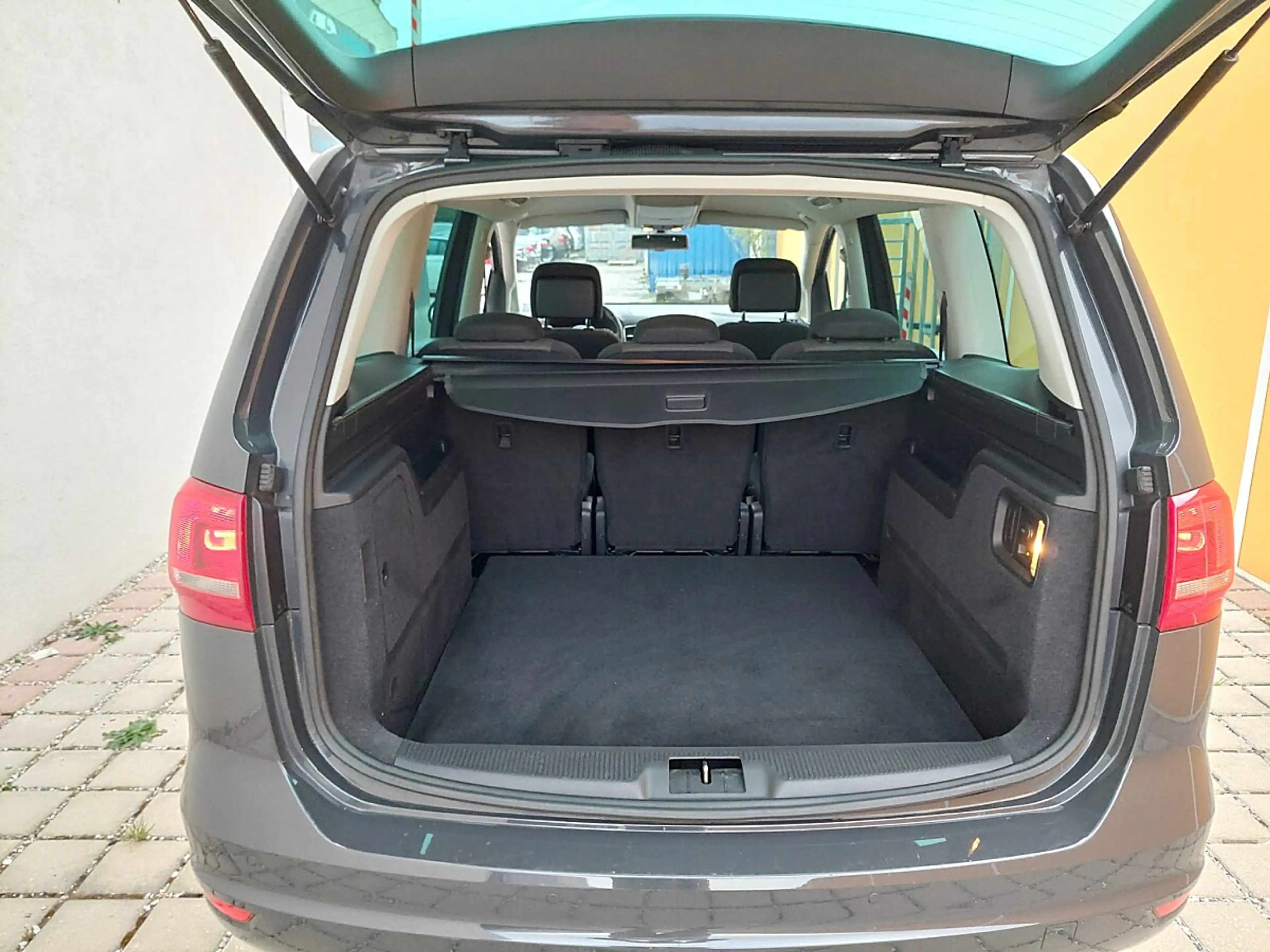Volkswagen Sharan Comfortline BMT 2,0 TDI DPF 4Motion — photo 9