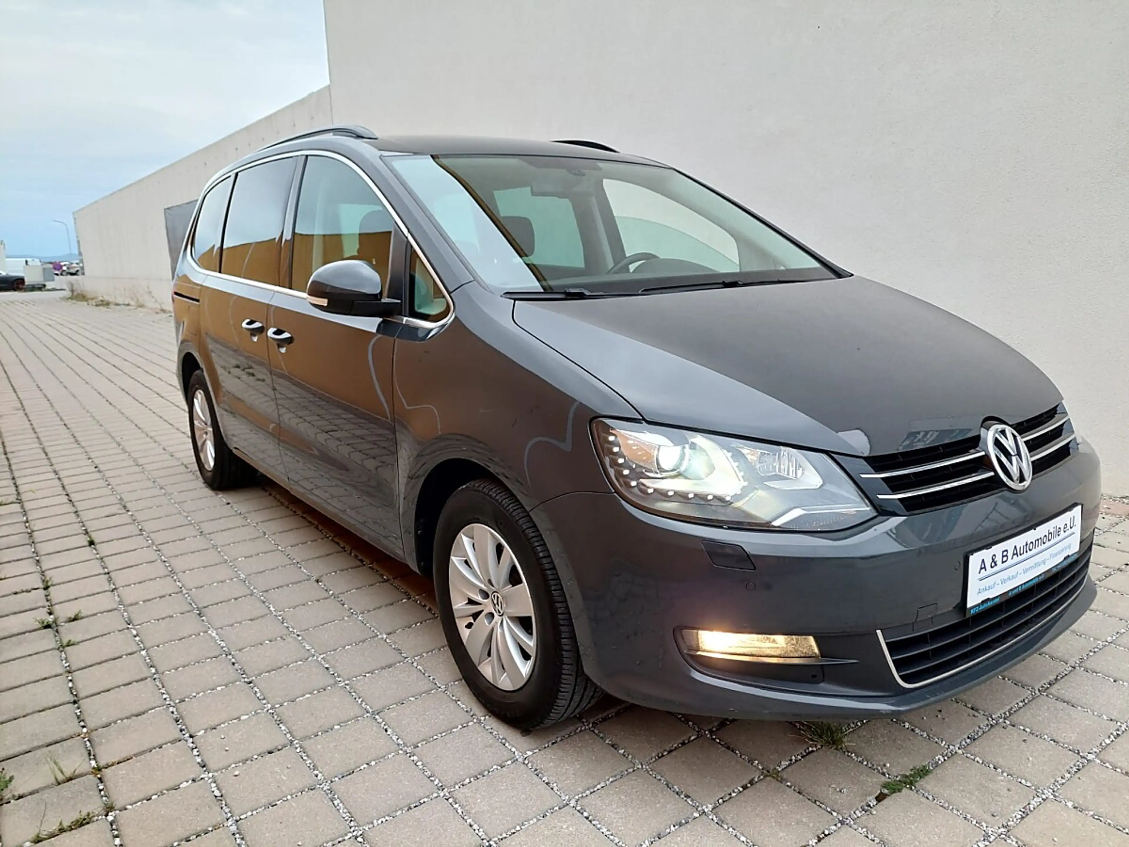 Volkswagen Sharan Comfortline BMT 2,0 TDI DPF 4Motion — photo 5