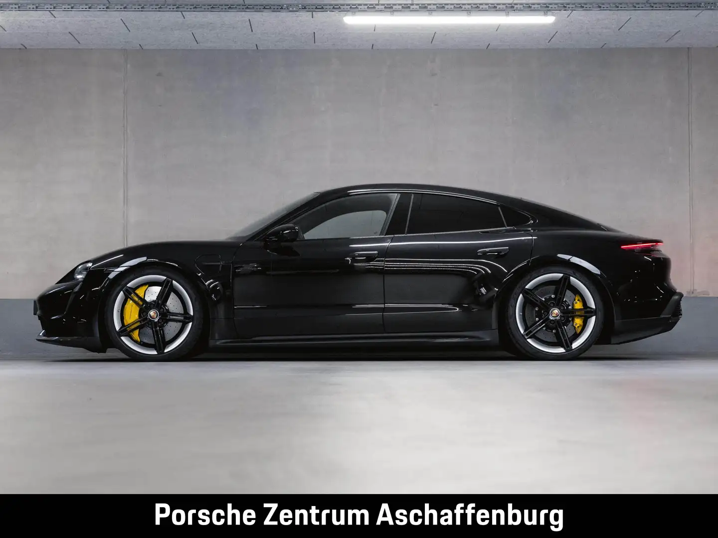 Porsche Taycan Turbo S Panoramadach InnoDrive Noir - 2