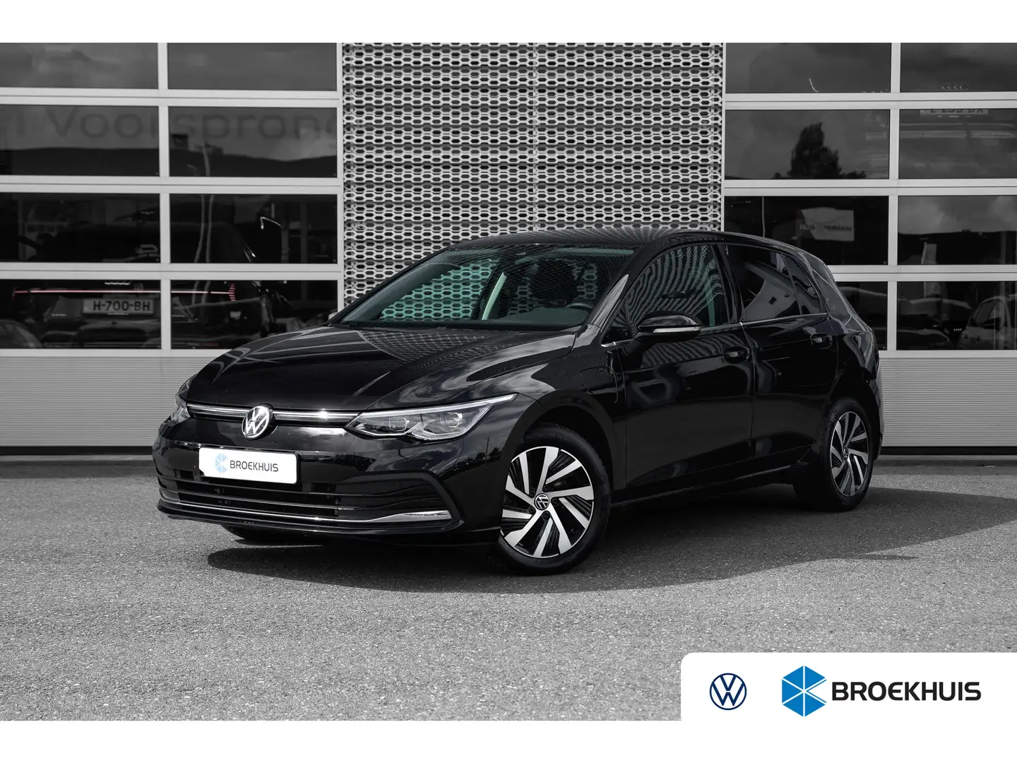 Volkswagen Golf 1.4 eHybrid Style | Carplay | Keyless | Adaptive c Zwart - 1