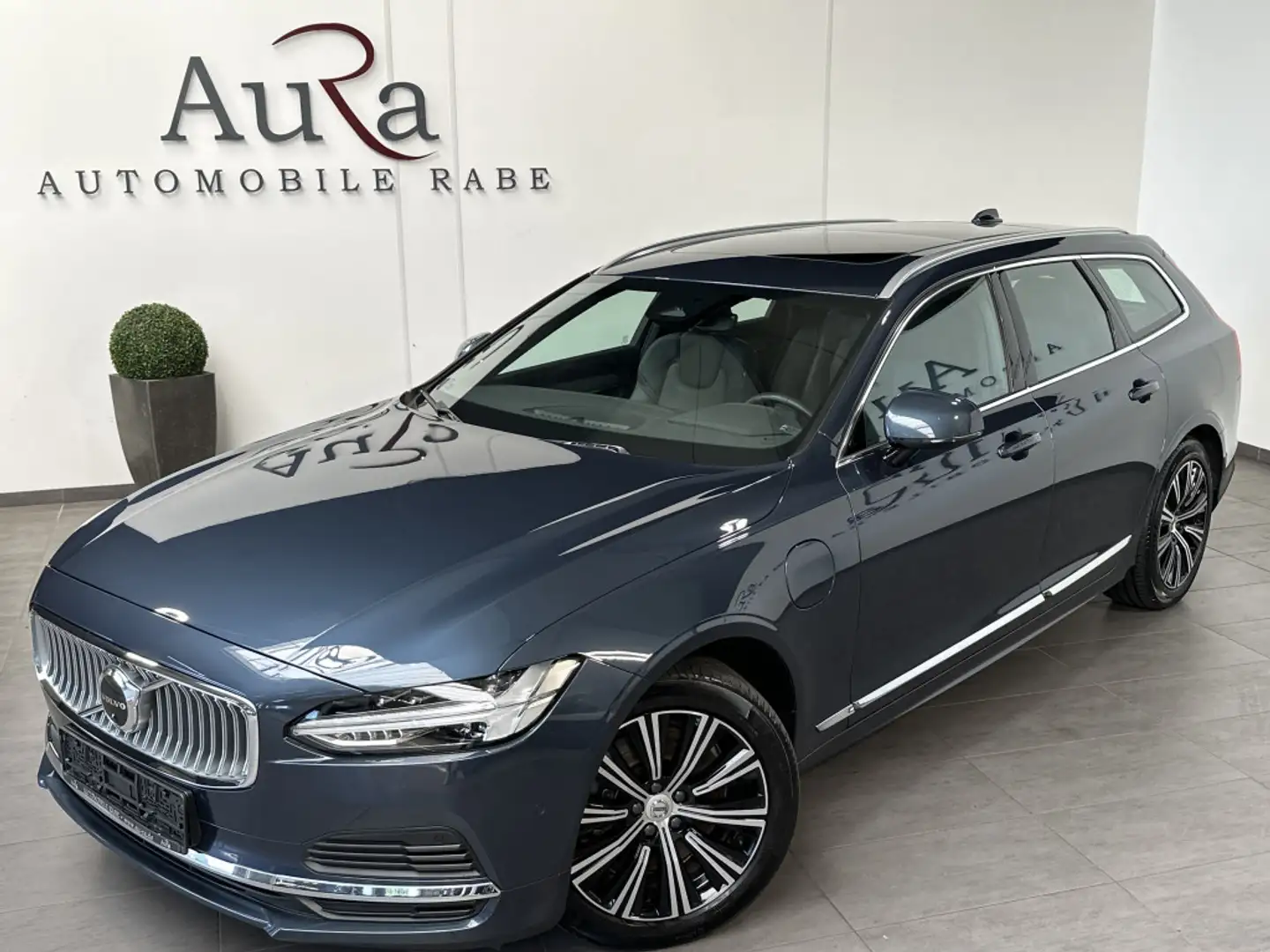Volvo V90 T8 AWD Inscription NAV+LED+360°+AHK+PANO+VC Blau - 2
