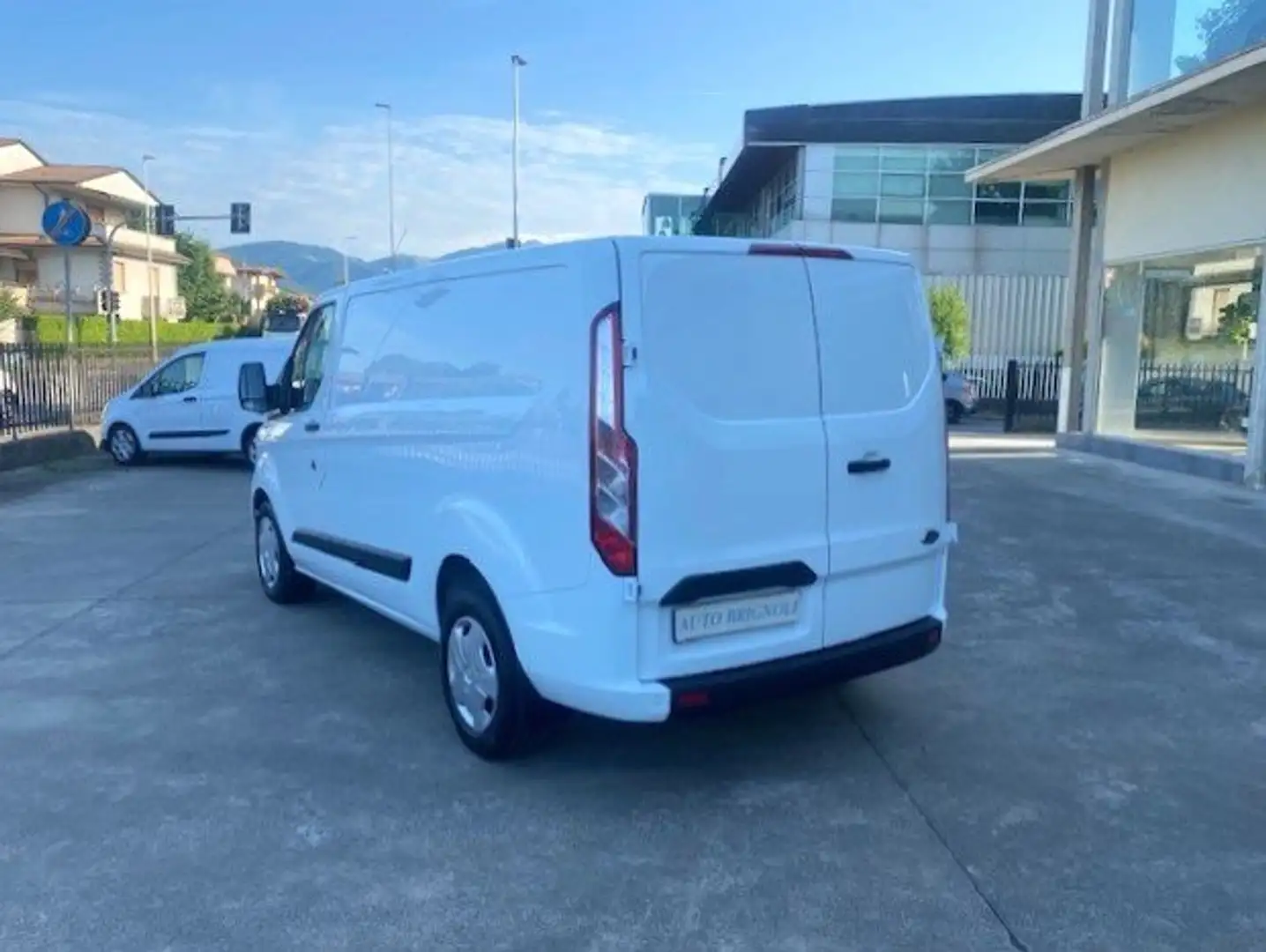 Ford Transit Custom 2.0 TDCI 130cv PM TN Trend E6D Blanco - 2
