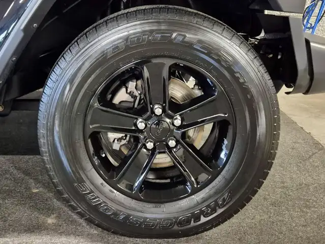 Jeep Wrangler view 11