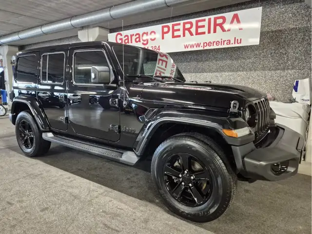 Jeep Wrangler main image