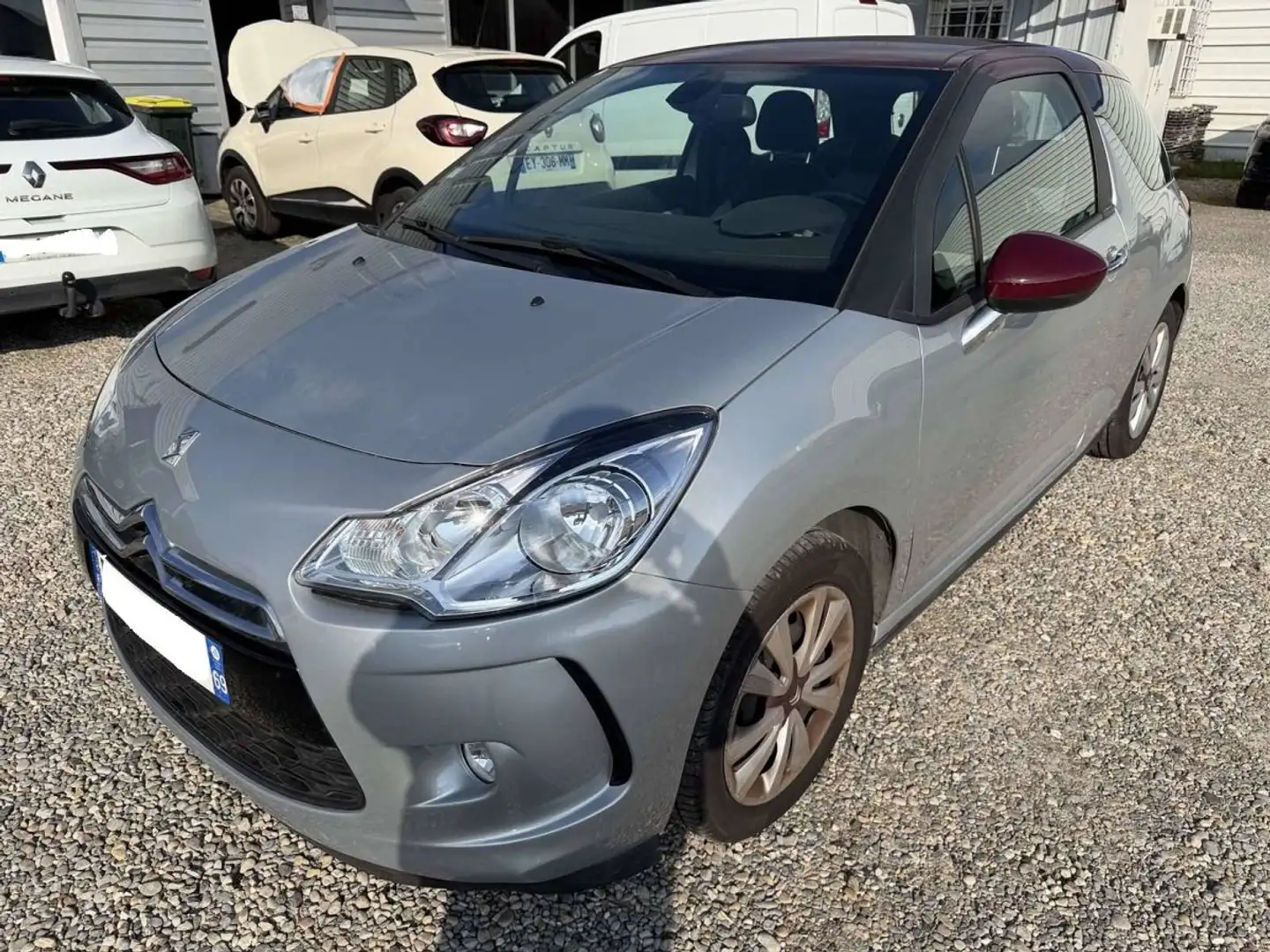 Citroen DS3 1.4 VTi Chic Grau - 1