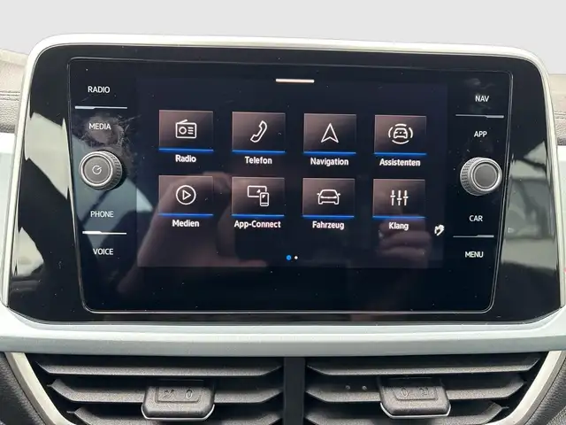 Volkswagen T-Roc view 13