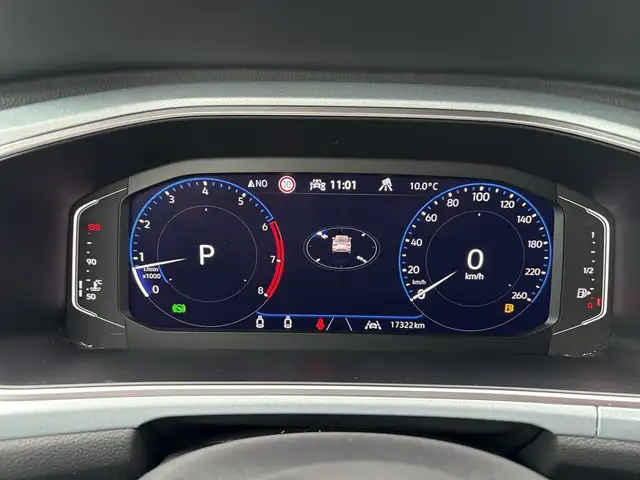 Volkswagen T-Roc view 10