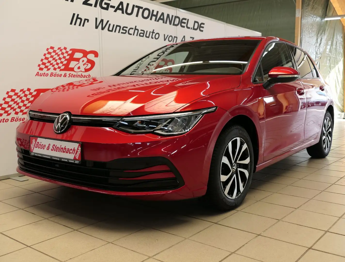 Volkswagen Golf VIII Lim. Active*STHZ*NAV*ACC*LED*APP*SHZ* Rosso - 1