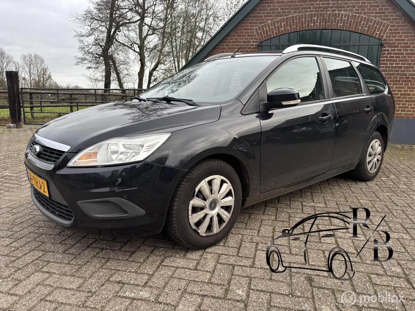 Ford Focus Wagon 1.6 Trend INRUILKOOPJE APK SEPT 2026 AIRCO Schwarz - 1