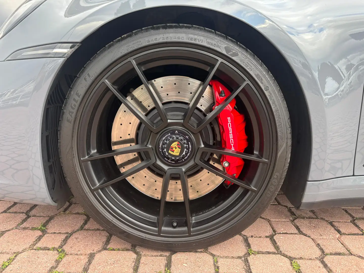 Porsche 992 911 Carrera 992 2 GTS Grau - 2