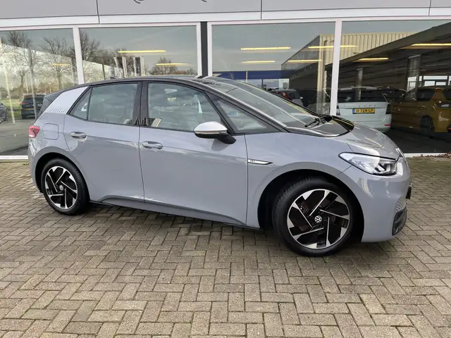 Volkswagen ID.3 First 58 kWh 50% deal 7.775,- ACTIE Carplay / Stoe