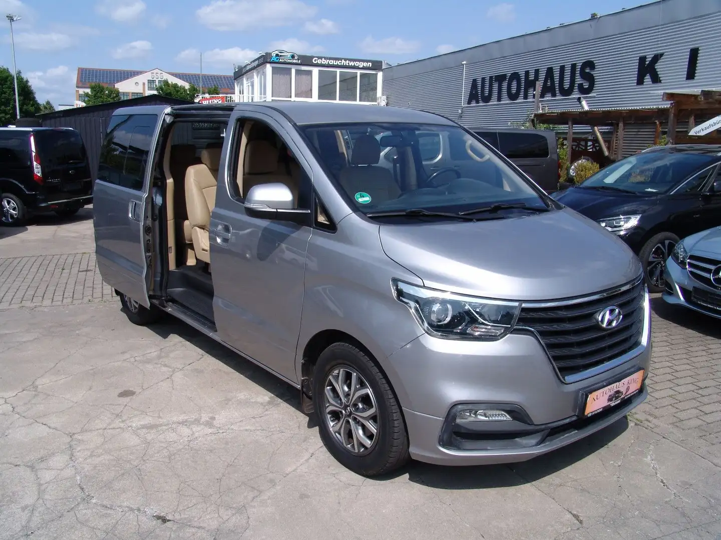 Hyundai H-1 Travel Premium FACELIFT -NAVI/LEDER/8Si Argintiu - 1