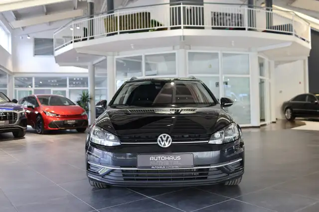 Volkswagen Golf view 2