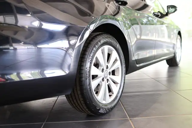 Volkswagen Golf view 7
