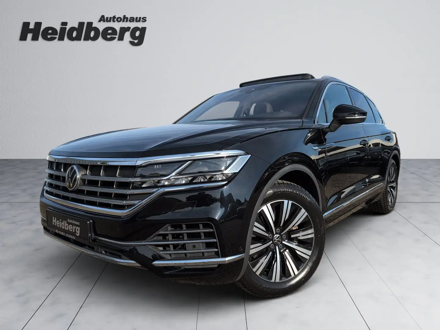 Volkswagen Touareg IQ-Matrix 19" AHK Luftfhw. PANO INNOVISION StHzg. Noir - 1