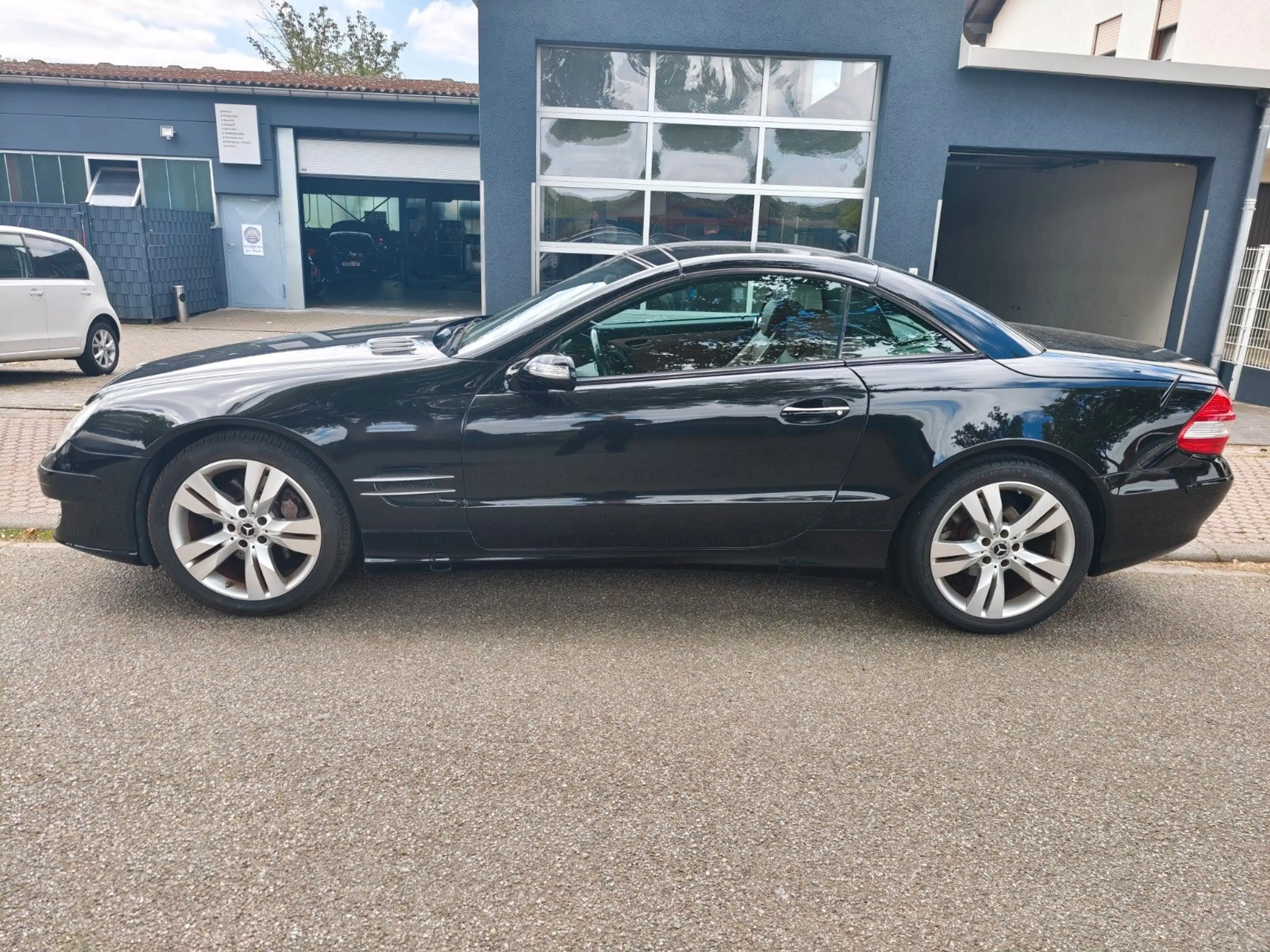 Mercedes-Benz SL 350 — photo 2