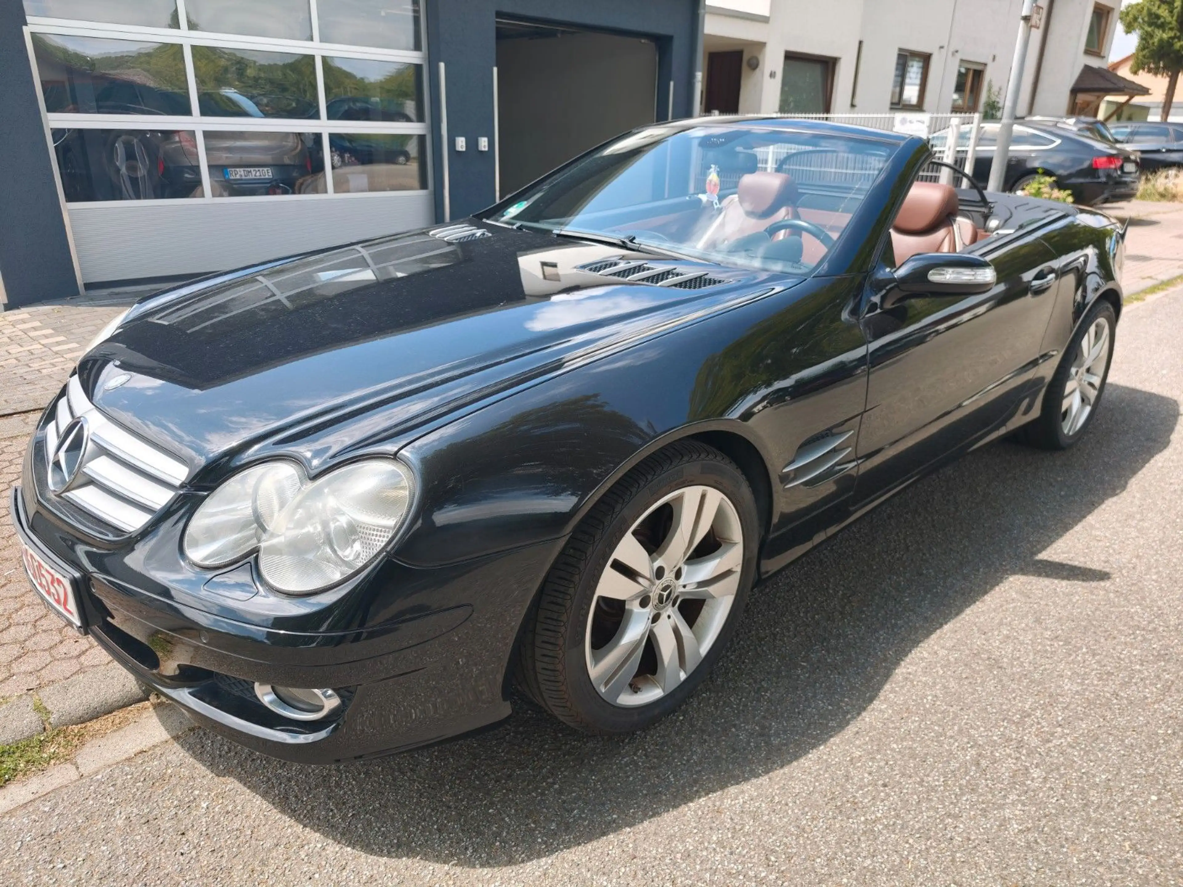 Mercedes-Benz SL 350 — photo 14