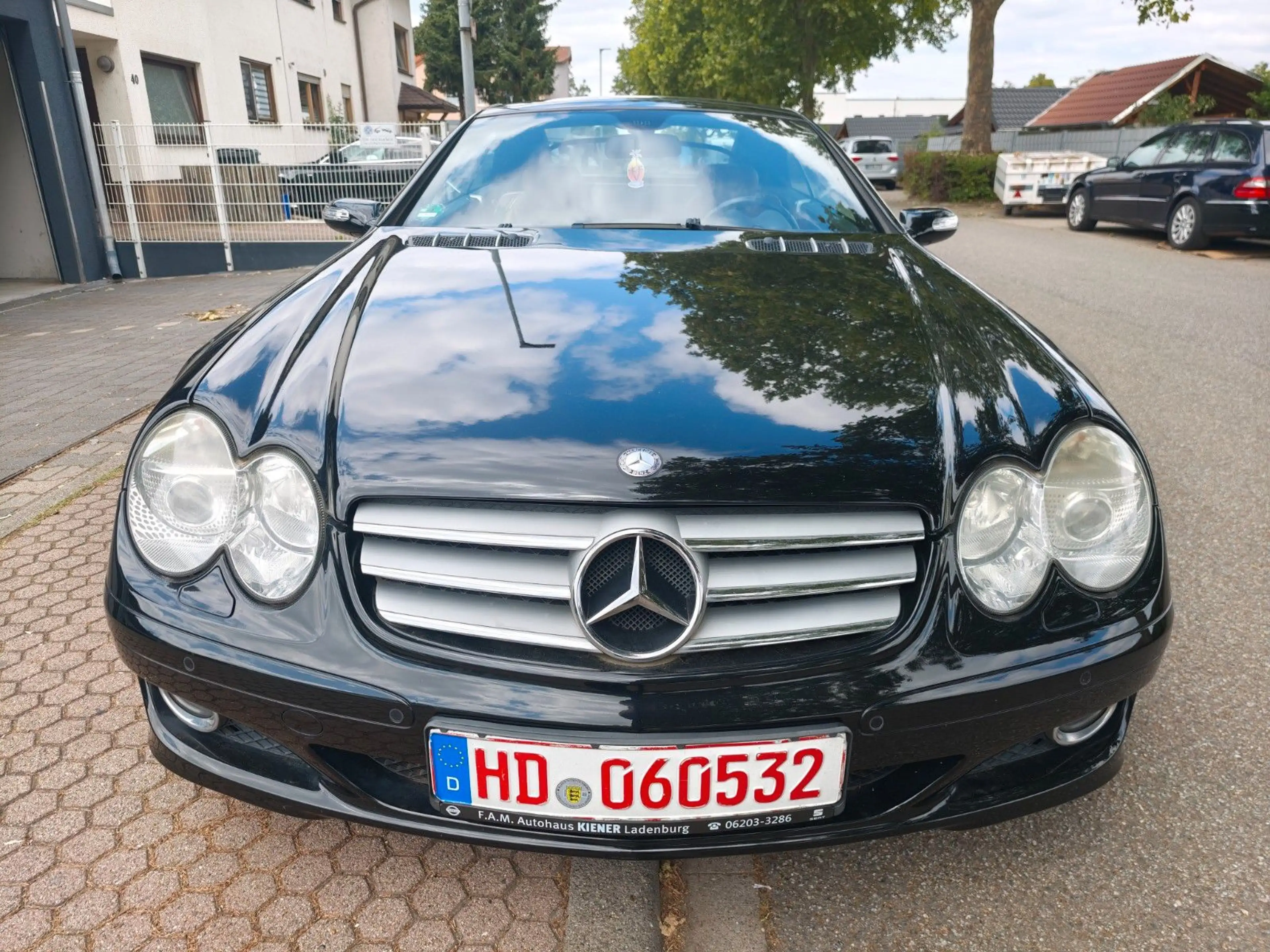 Mercedes-Benz SL 350 — photo 11