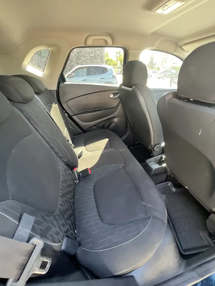 Renault Captur — photo 10