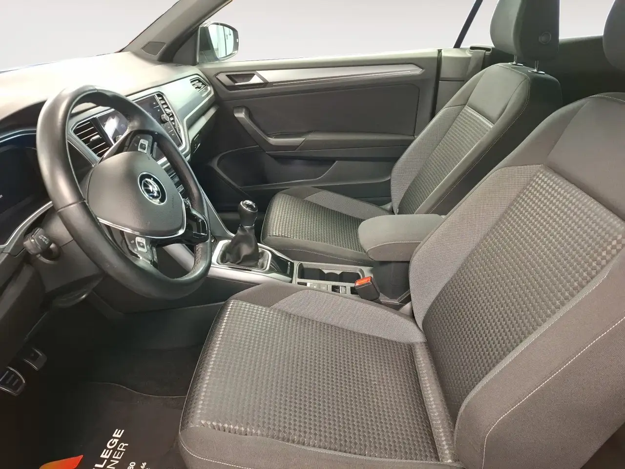 Volkswagen T-Roc Cabriolet 1.0 TSI Active LED RFK Navi SHZ 6