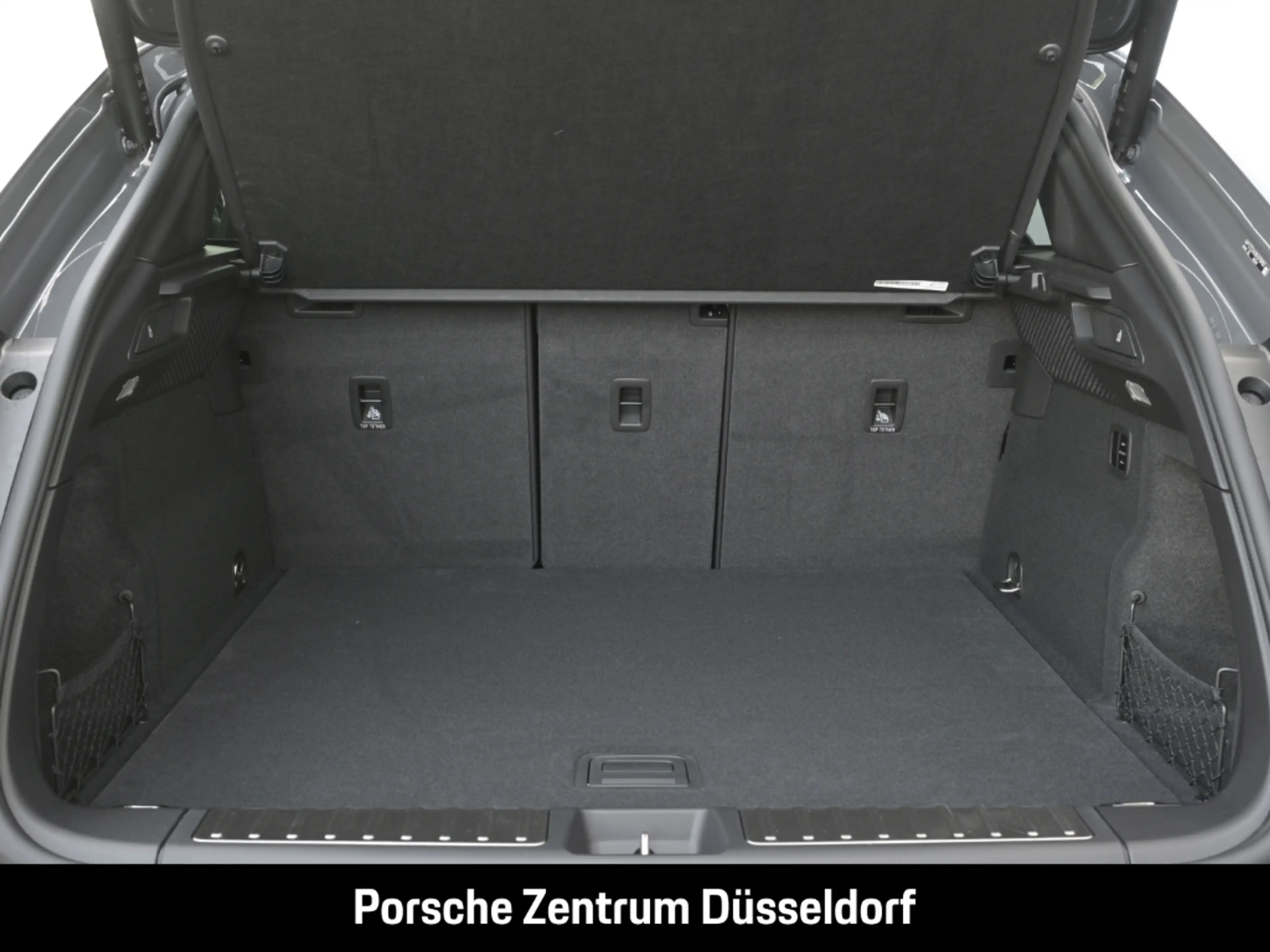 Porsche Macan BOSE LED-Matrix Panoramadach Surround-View — photo 8