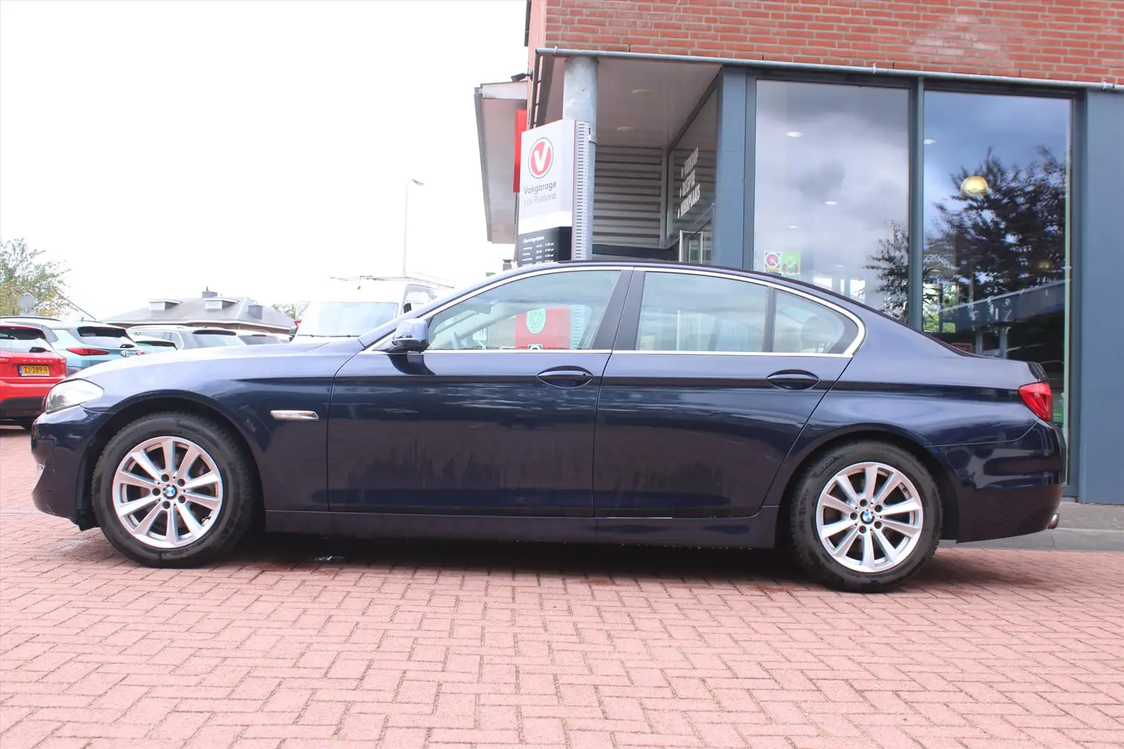 BMW 520 5-Serie (f10) 520i Aut. *Executive* "| Navigatie | Blauw - 2