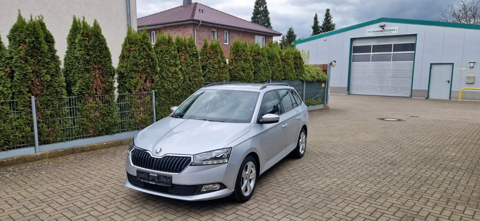 Skoda Fabia Combi Active 1 Hand 70KW Argent - 1