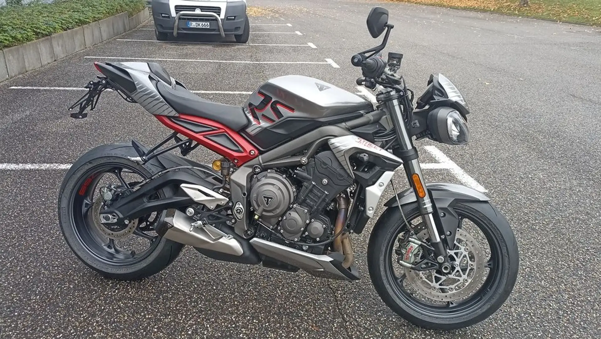 Triumph Street Triple RS Срібний - 2
