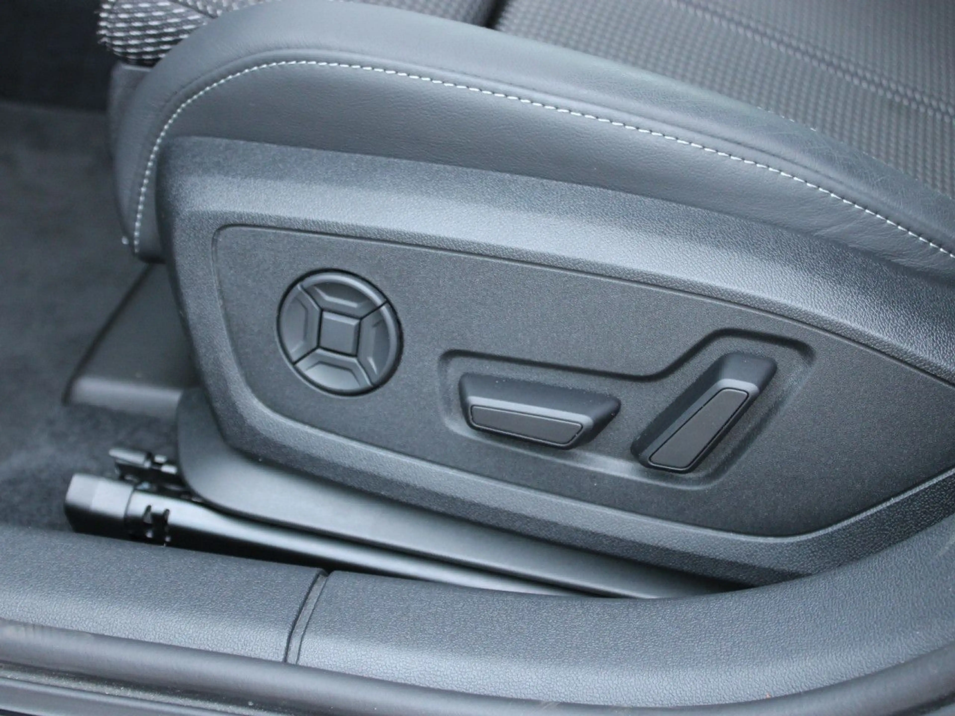 Audi A3 35TFSI SB S line Matrix ACC Kamera el.Sitz18 — photo 10