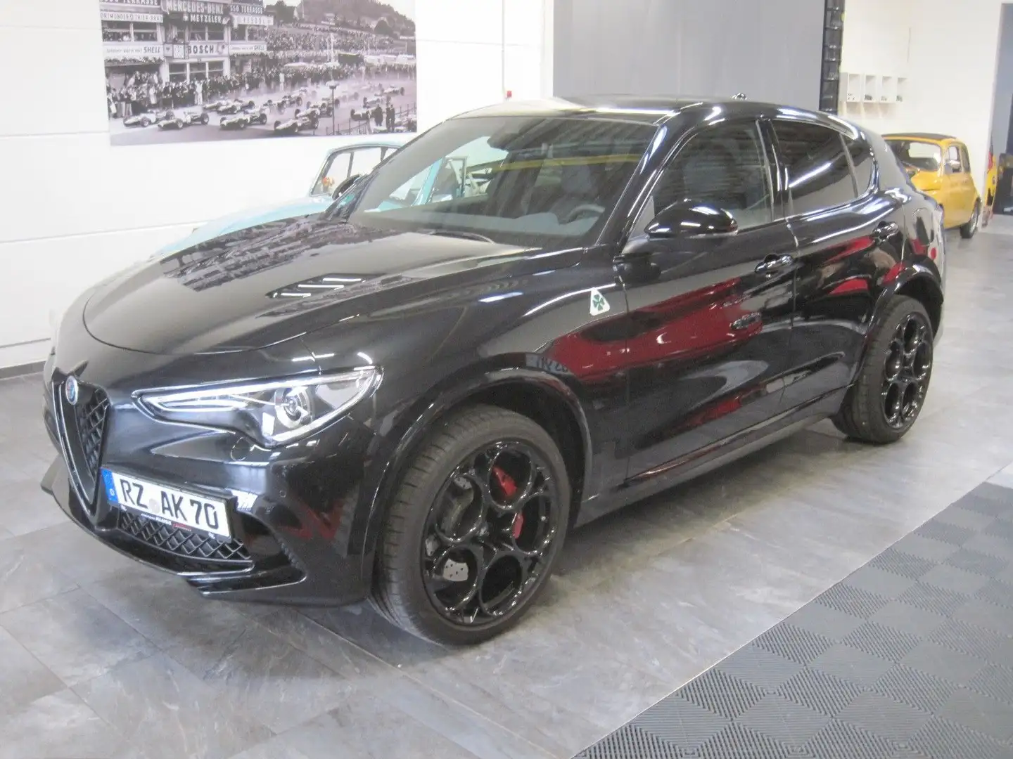 Alfa Romeo Stelvio QV Quadrifoglio Nero - 2