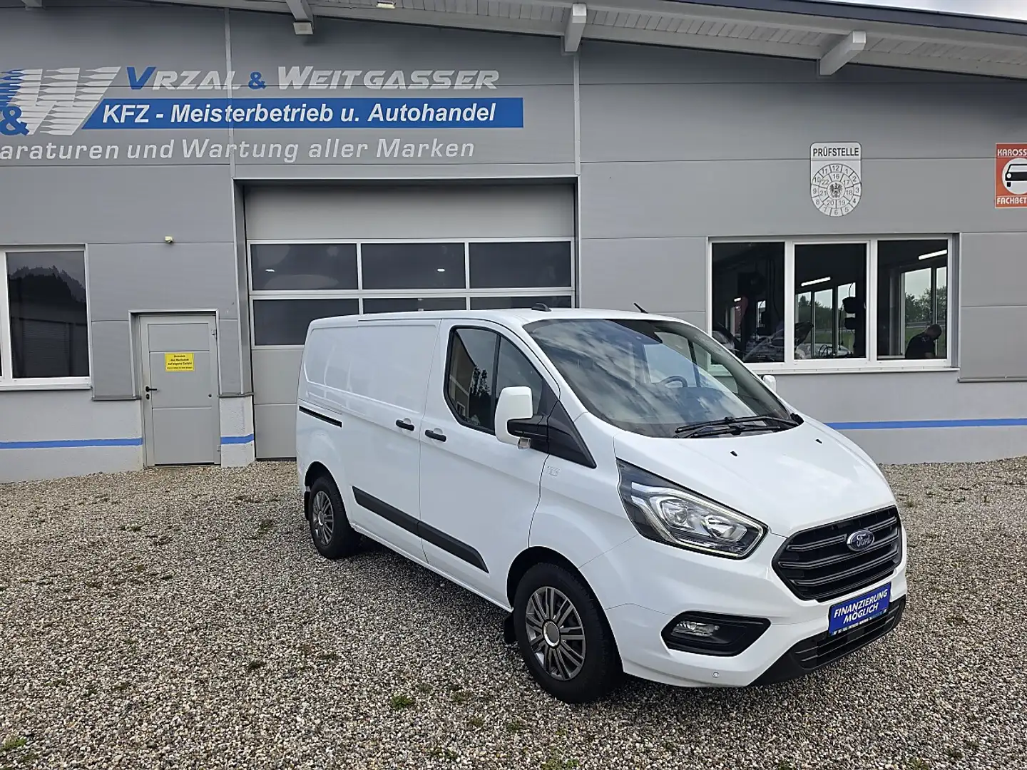 Ford Transit Custom 2.0 TDCi 300 L1 Automatik / AHK / GARANTIE Weiß - 1