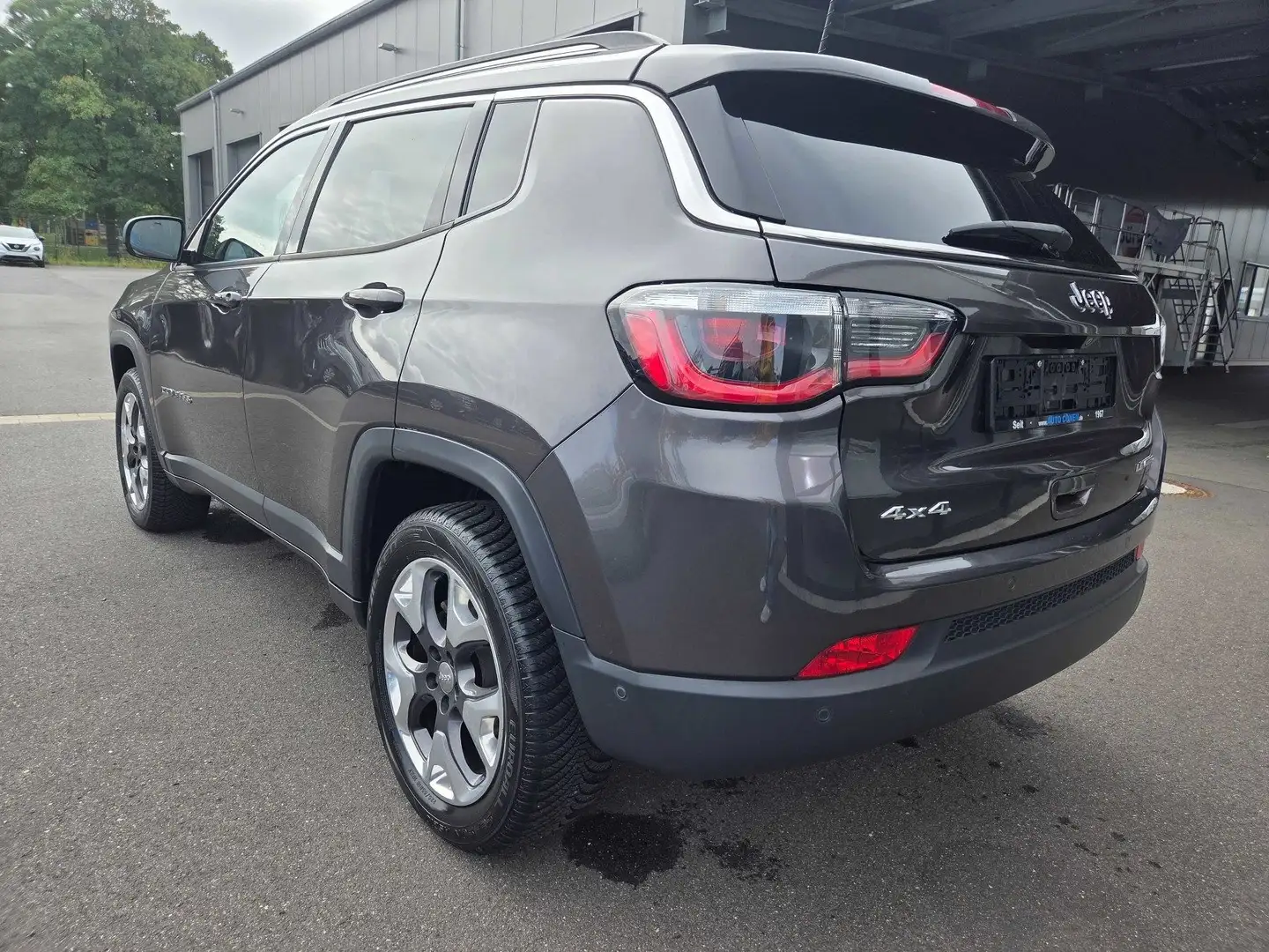 Jeep Compass MultiAir 1.4 Allrad Limited Autom. NAV KAM Gris - 2