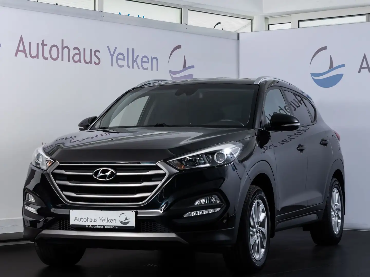 Hyundai TUCSON 1.6 Intro Edition 2WD *LED*TEMP*SHZ*AHK Schwarz - 1