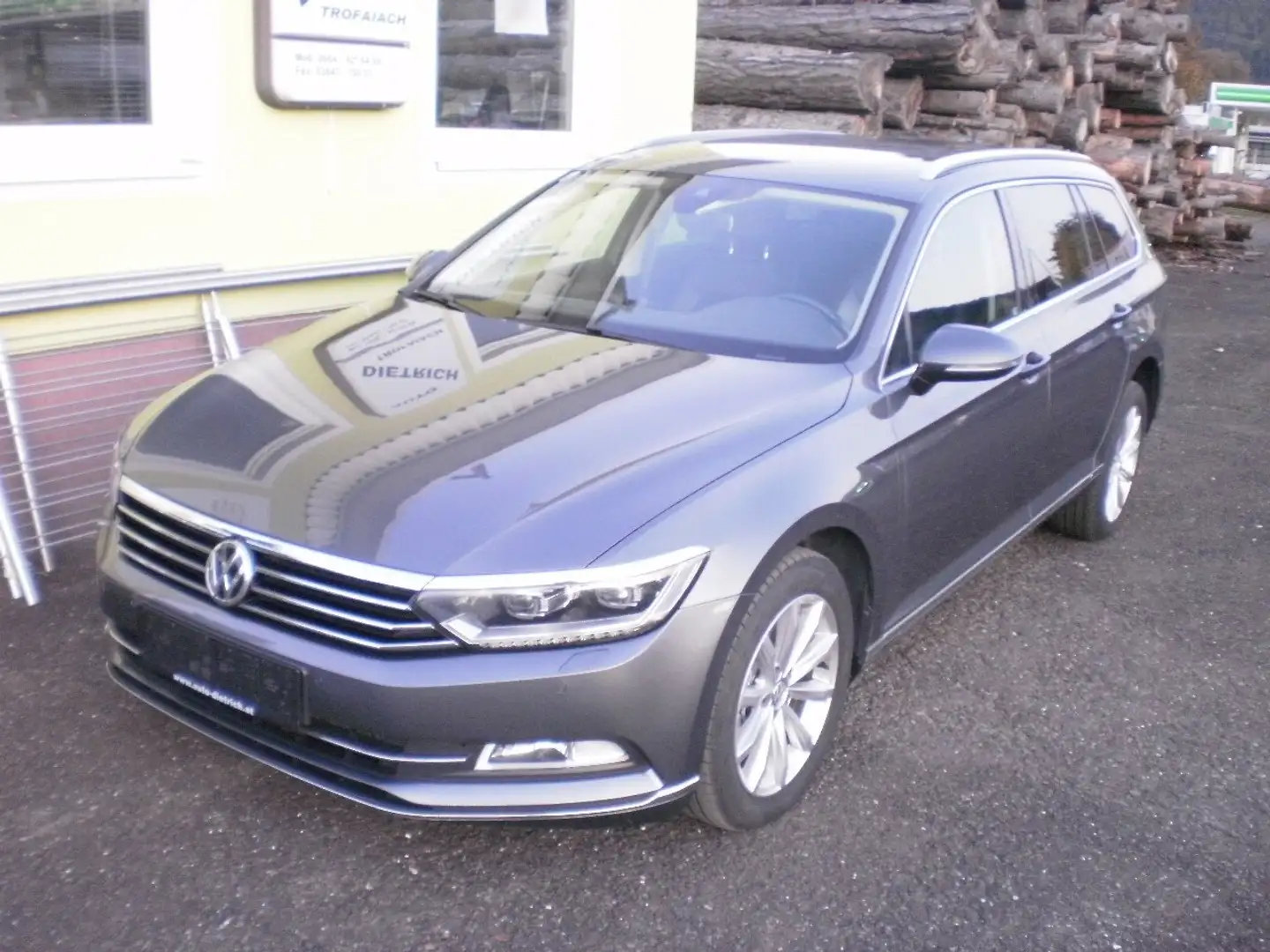 Volkswagen Passat Variant Passat Variant Highline 2,0 TDI SCR DSG Highline Grau - 1