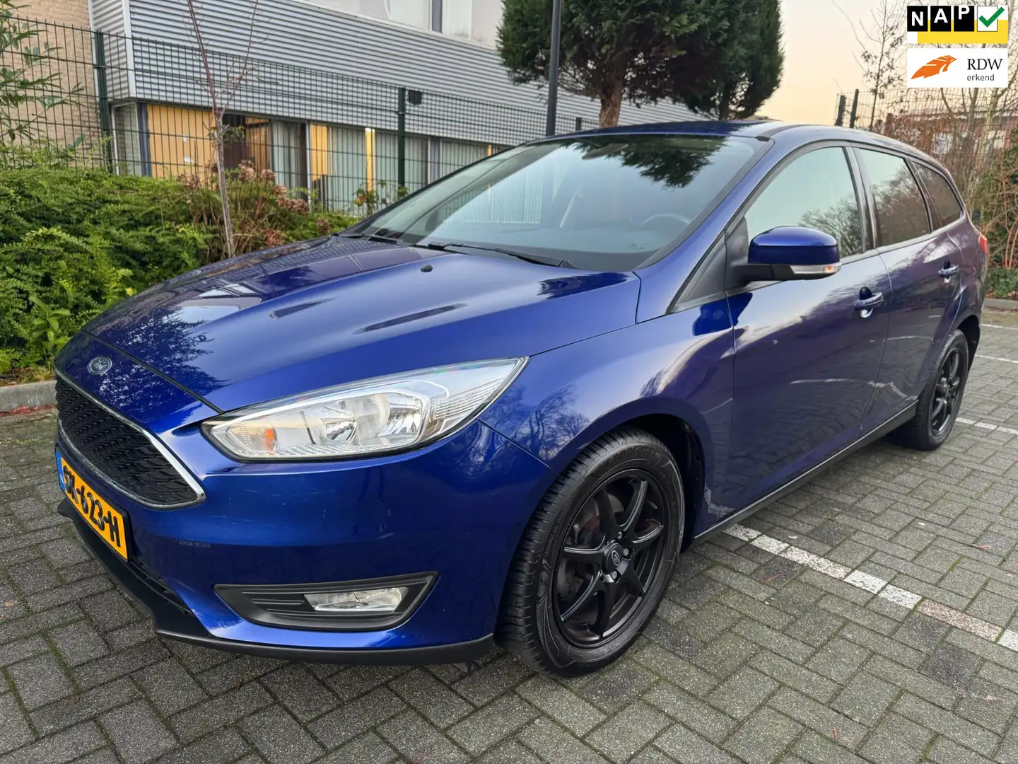 Ford Focus Wagon 1.0 Lease Edition / Navi / PDC / Cruise Bleu - 1